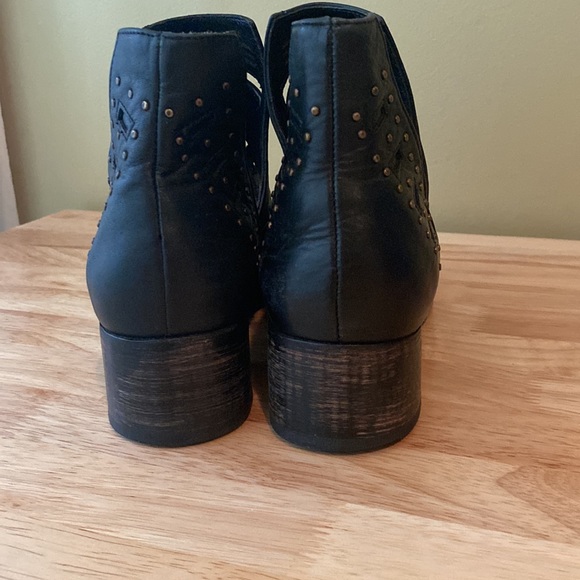 Sbicca Leather Studded Laser cutouts Heeled Booties Vintage Collection - Picture 4 of 9